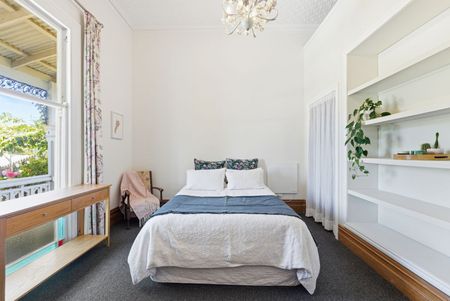 City Centre - 4 Bedrooms - Photo 5