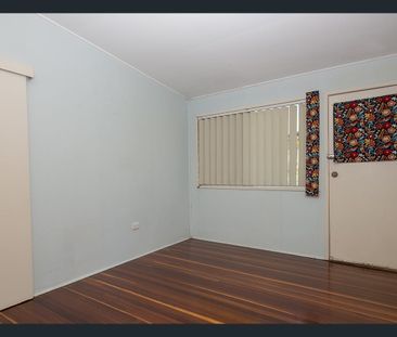 Leave the car at home - Spacious 1 Bedroom Unit - Photo 1