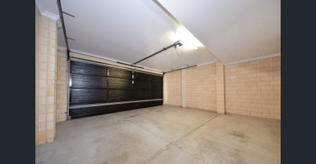 4-Bed Home in a Prime Shoalwater Location - Photo 4