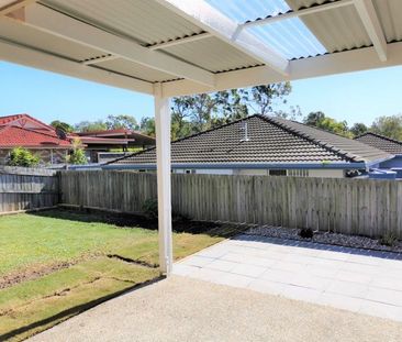 Spacious timber and tile floor. - Photo 4