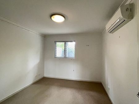 A fantastic inner-city lifestyle awaits with this Dutton Park apartment - Photo 2