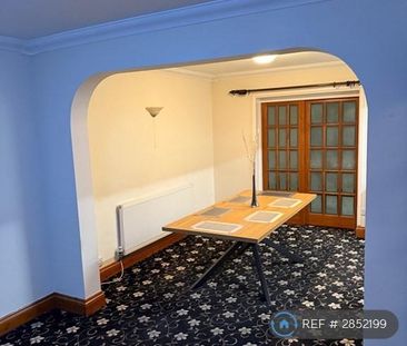 4 bedroom terraced house to rent - Photo 2