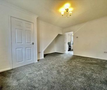 2 bedroom semi-detached house to rent - Photo 4