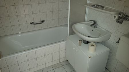 City-Wohnung mit Wannenbad und Balkon - Photo 3