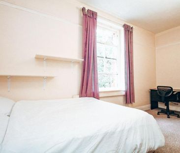 8 bedroom private hall to rent - Photo 6