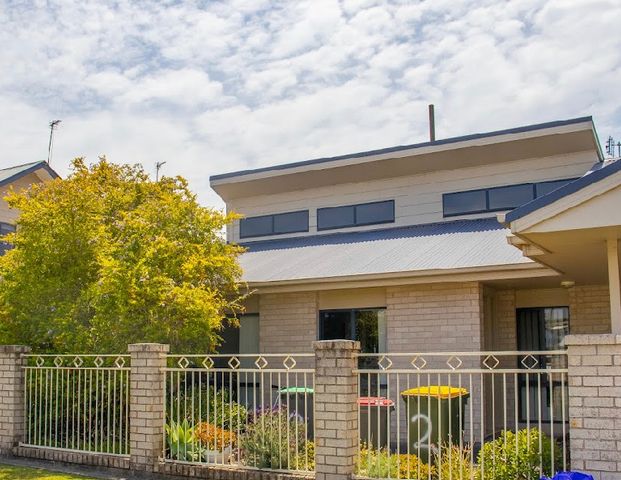 1/2 Edward Street, Georgetown NSW 2298 - Villa For Rent | Domain - Photo 1