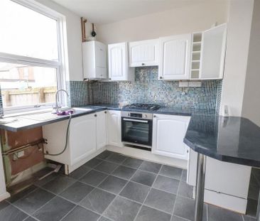 3 bedroom terraced house to rent - Photo 6