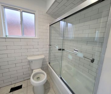 For Lease - 128 Dynevor Road, Toronto, Ontario - Photo 5