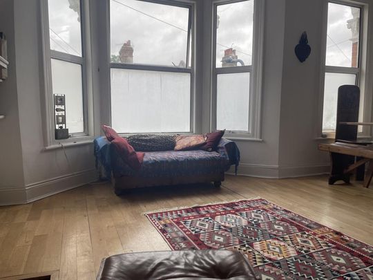 1 bedroom in a flat share to rent - Photo 1