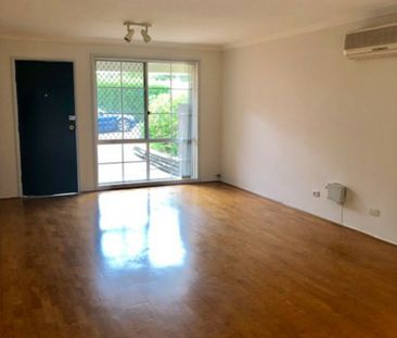 Beautifully Presented 3 Bedroom Townhouse!! - Photo 2