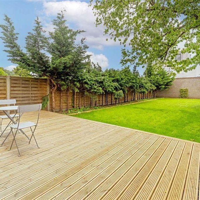 4 bedroom semi-detached house to rent - Photo 1