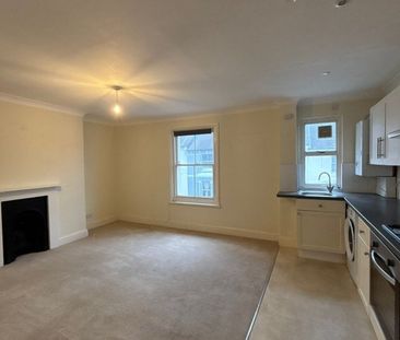Lansdowne Street, Hove - Photo 4