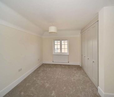 4 bedroom detached house to rent - Photo 5