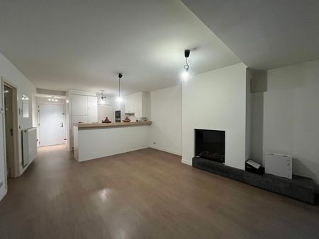 Gezellig 1-slaapkamerappartement te huur in hartje Waregem - Photo 2