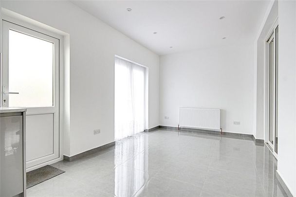 4 bedroom semi-detached house to rent - Photo 1