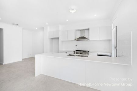 Modern Comfort in Austral - Photo 4