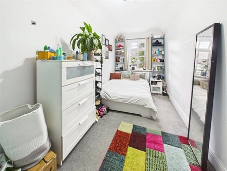 Whitton Road, Top Floor Flat, Twickenham, Middlesex, TW1 - Photo 5