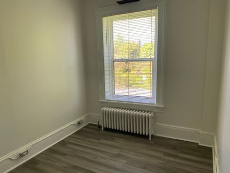 For Lease - 859 Dundas Street Unit# 9, Whitby, Ontario - Photo 2