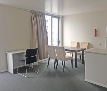 Central Penthouse Apartment - Photo 4
