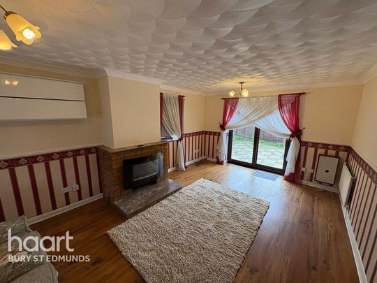 4 bedroom coach house to rent - Photo 1
