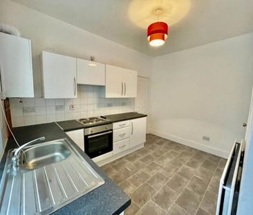 2 bedroom semi-detached house to rent - Photo 3