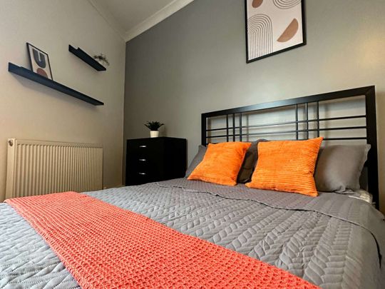 💡 All-Inclusive Double Room | in Rotherham Room 6 - Photo 1