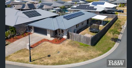 CABOOLTURE - MODERN AND CONVENIENT - Photo 5