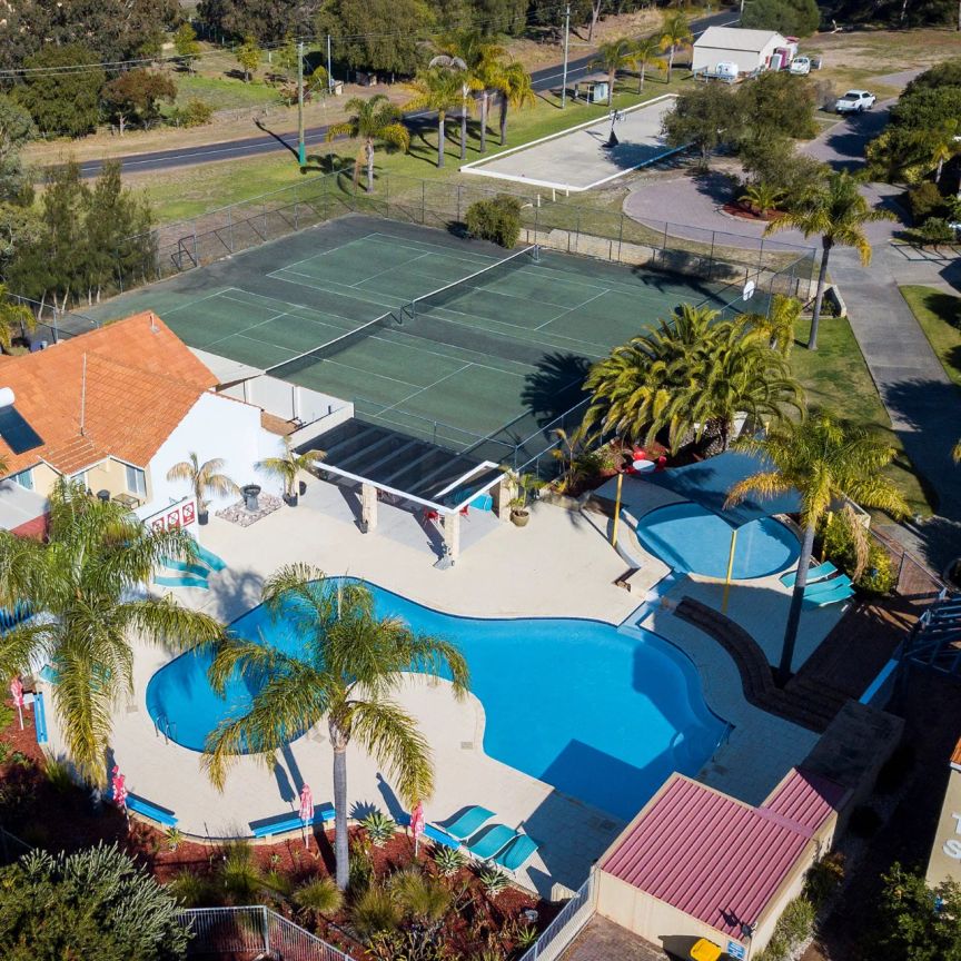 Brand New 2 Bedroom 2 Bathhrom Ground Floor Unit - Photo 1