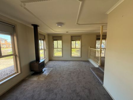 Please contact catie@sweeneyea.com.au for private inspections. - Photo 4