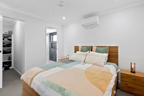Absolutely Stunning home in the sought after Richmond Hills - Photo 1