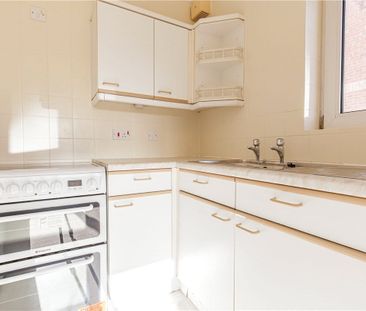 A second floor spacious and light apartment situated close to the c... - Photo 3