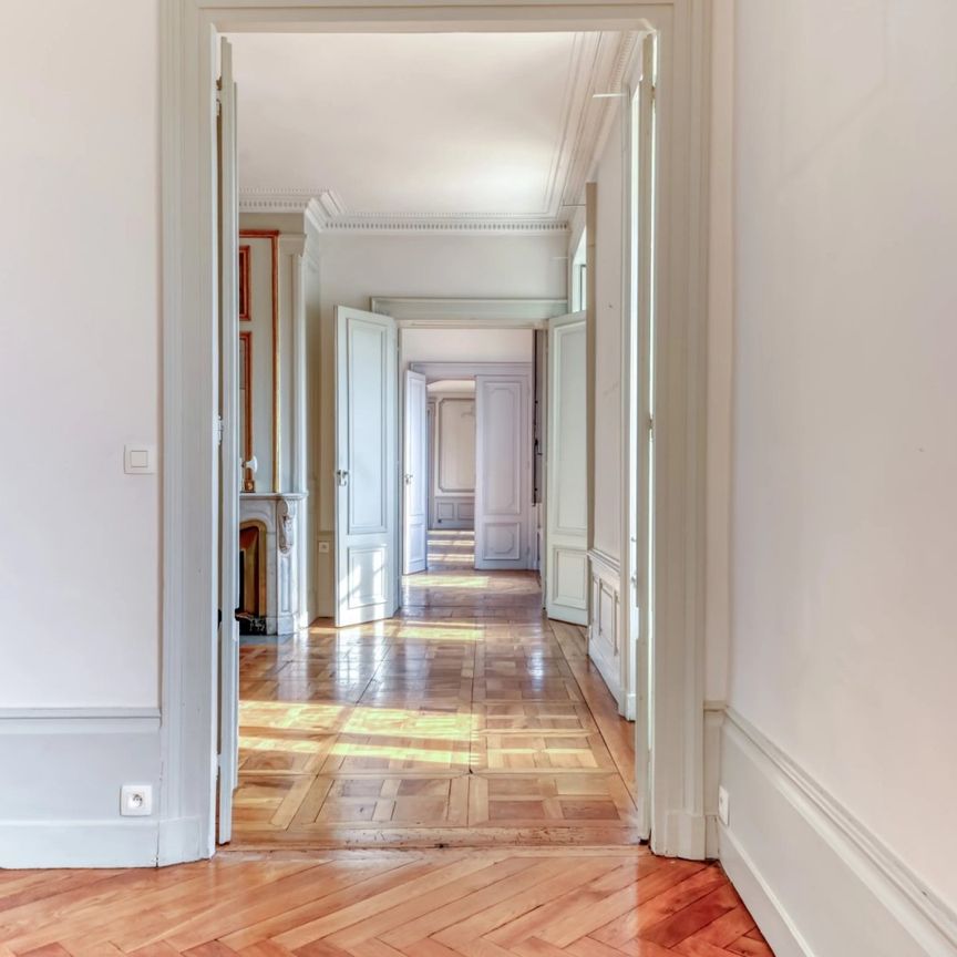 Appartement • Bellecour-Ainay - Photo 1