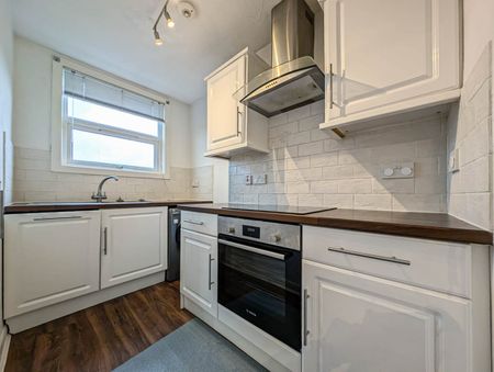 1 Bed Flat, Worple Road, SW19 - Photo 3