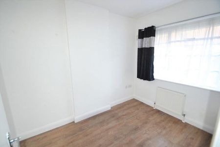 2 bedroom maisonette to rent - Photo 3