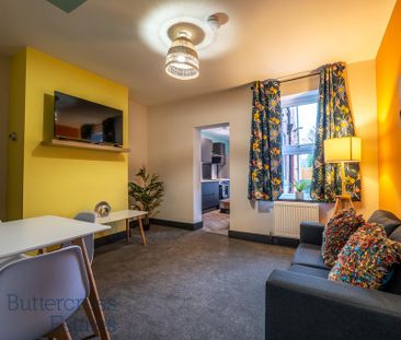 1 bedroom in a house share to rent - Photo 2