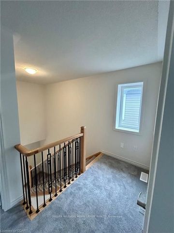 Townhouse For Lease | X8121006 - Photo 4