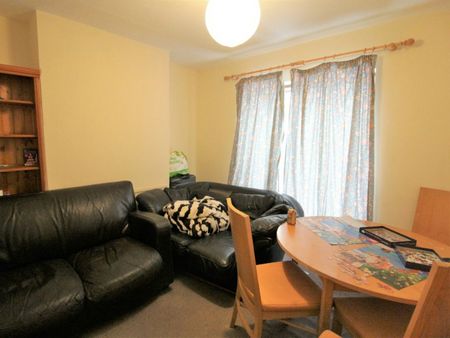 End of terrace house to rent on - Photo 4