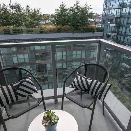 Olympic Village - Fully furnished - Internet, electricity included - Photo 3