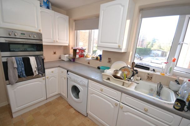 3 bed Flat for Rent - Photo 1