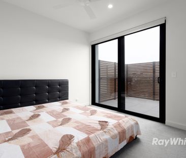 Stylish and Spacious 2-Bedroom Apartment in Carnegie - Photo 4