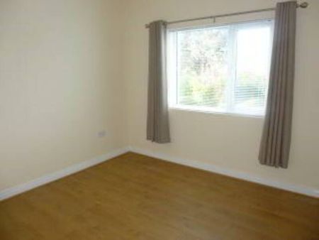 Partly Furnished 2 Bedroom Terrace - Photo 4