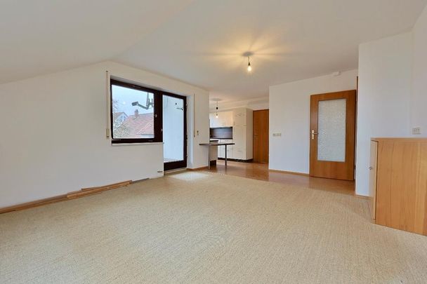 Frisch renovierte 4-Zimmer-Wohnung mit Balkon in Erbach/Ersingen - Photo 1