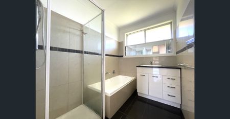 Ideal Family Home - Photo 3