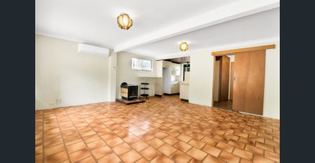 Prime opportunity for in-laws/shared family arrangements. Spacious 5 bathrooms house with leafy outlooks. - Photo 3