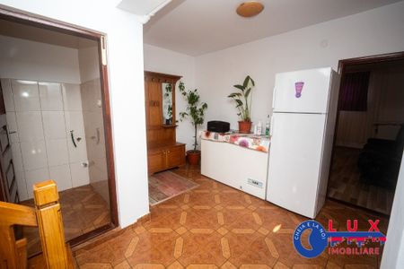 ID 9551 Casă P+1 de închiriat – Strada Mahmudiei - Fotografie 4
