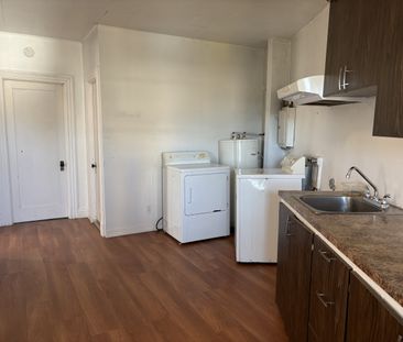 Beau très grand 4 1/2, Ste-Anne-de-Beaupré, Libre PROMO !! - Photo 5