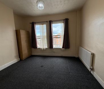 Studio flat with seperate kitchen -Ilford Station -£1150 Inclusive ... - Photo 4