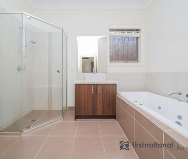 Stylish & Private 3-Bedroom Villa in Prime Location - Photo 2