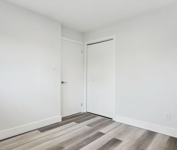 For Lease - 396 Hudson Drive, London East, Ontario - Photo 1