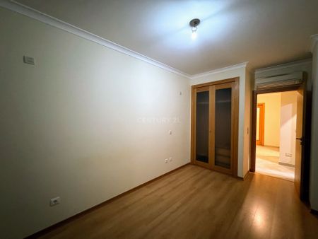 Apartamento com 3 assoalhadas para arrendamento no Montijo - Photo 2